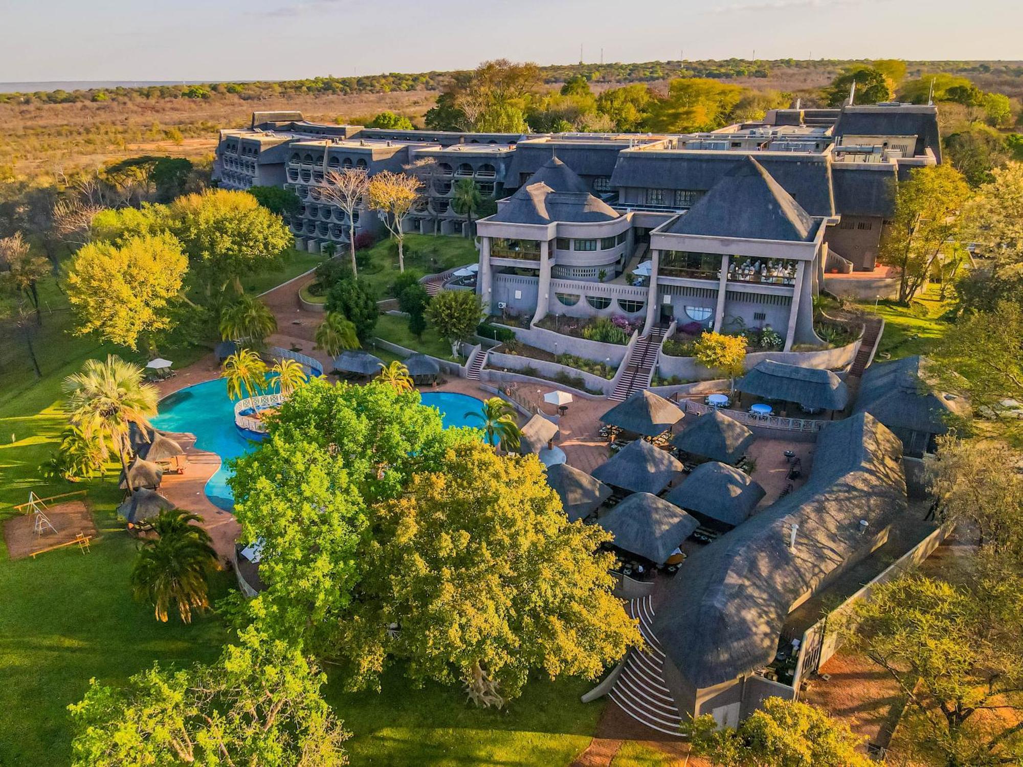 מפלי ויקטוריה Elephant Hills Resort מראה חיצוני תמונה